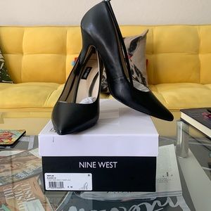 New NineWest pointed toe black pumps